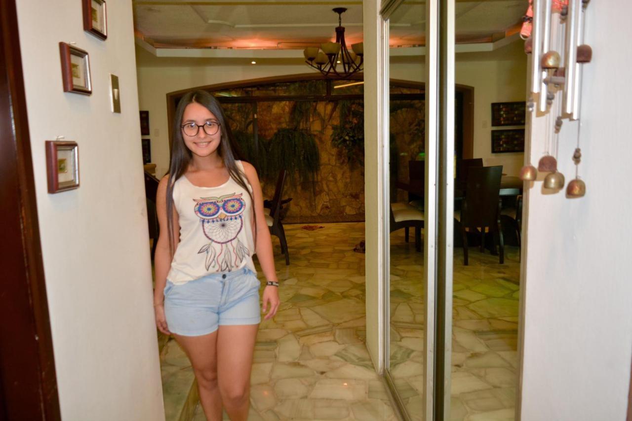 Hostal Villa 97 グアヤキル エクステリア 写真