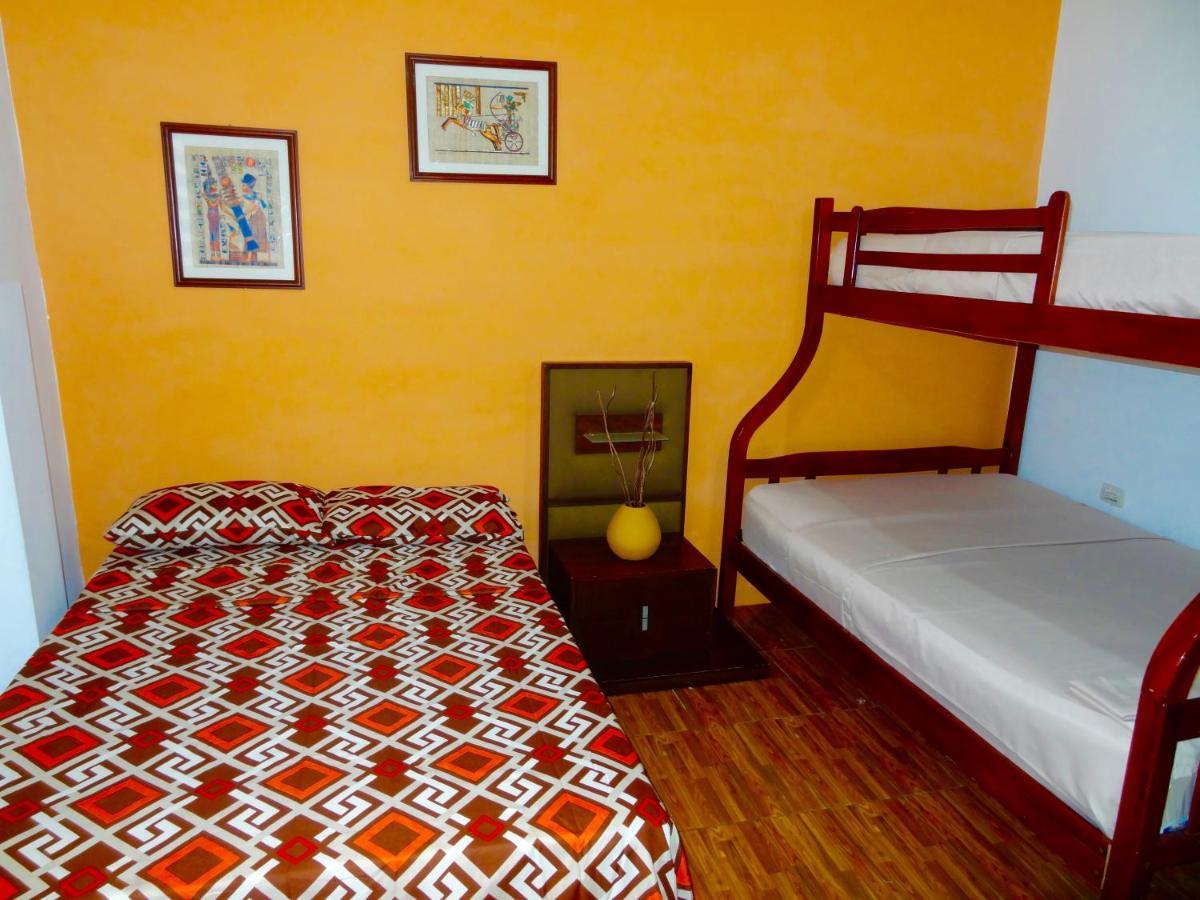 Hostal Villa 97 グアヤキル エクステリア 写真