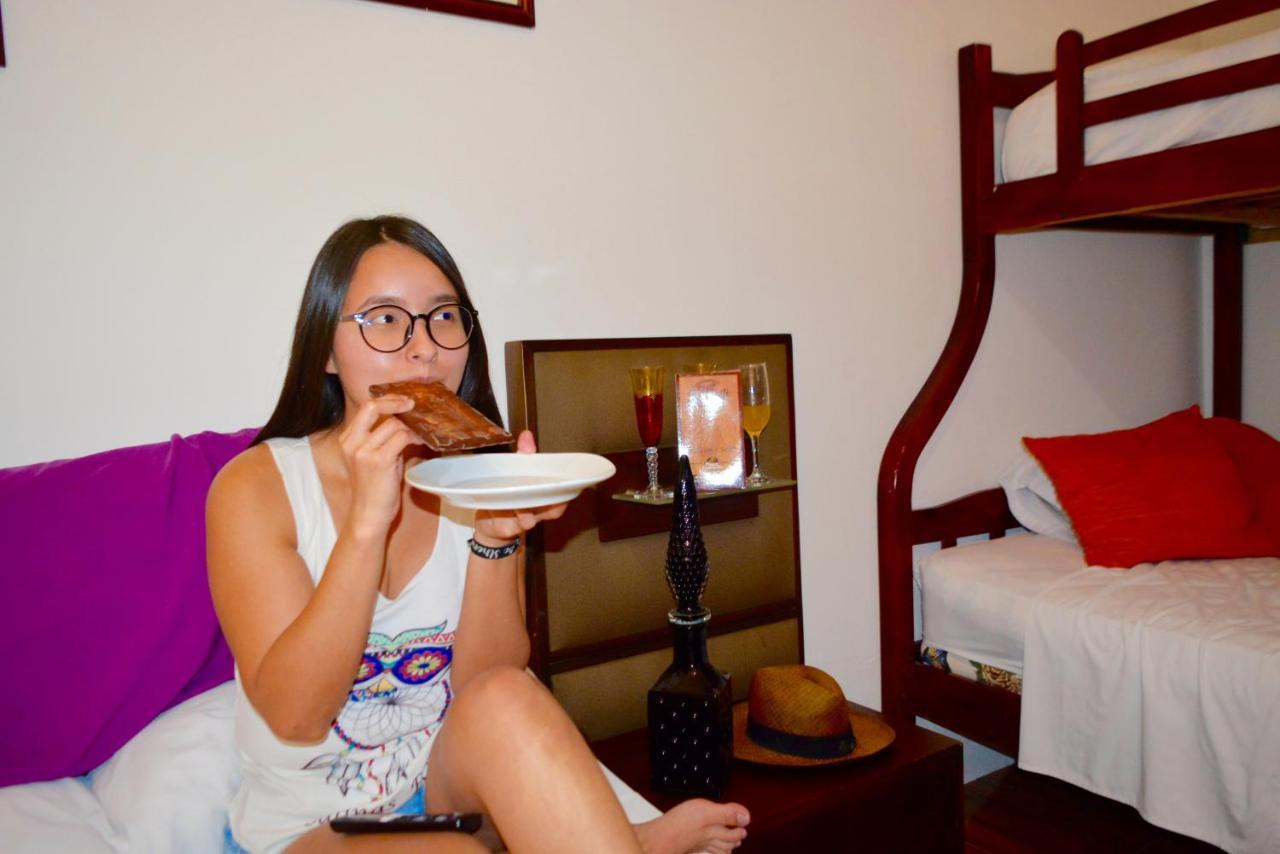 Hostal Villa 97 グアヤキル エクステリア 写真