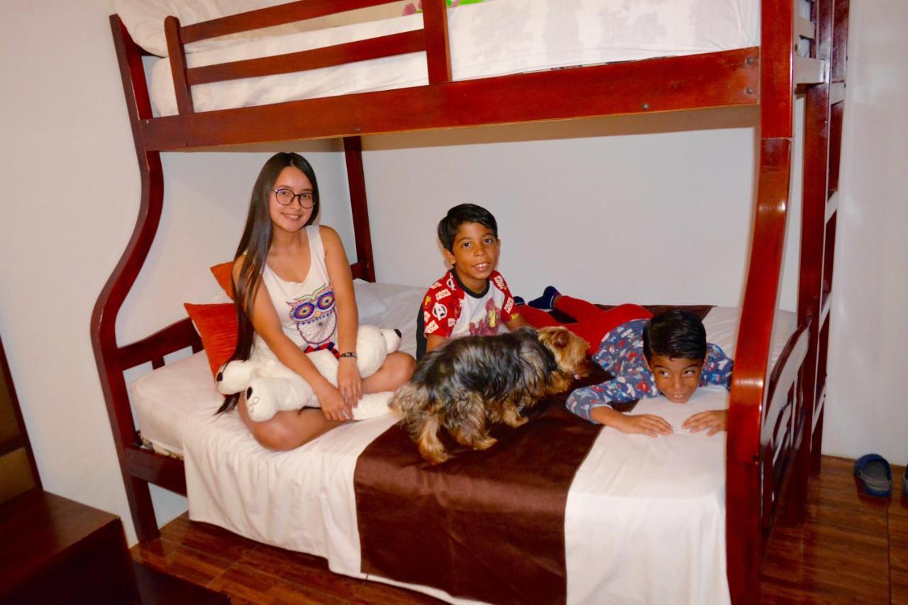 Hostal Villa 97 グアヤキル エクステリア 写真