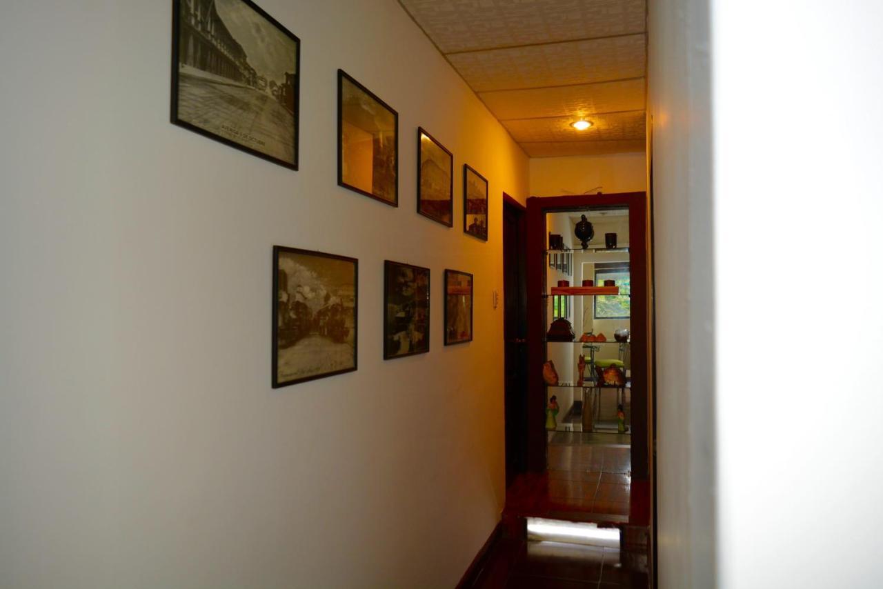 Hostal Villa 97 グアヤキル エクステリア 写真