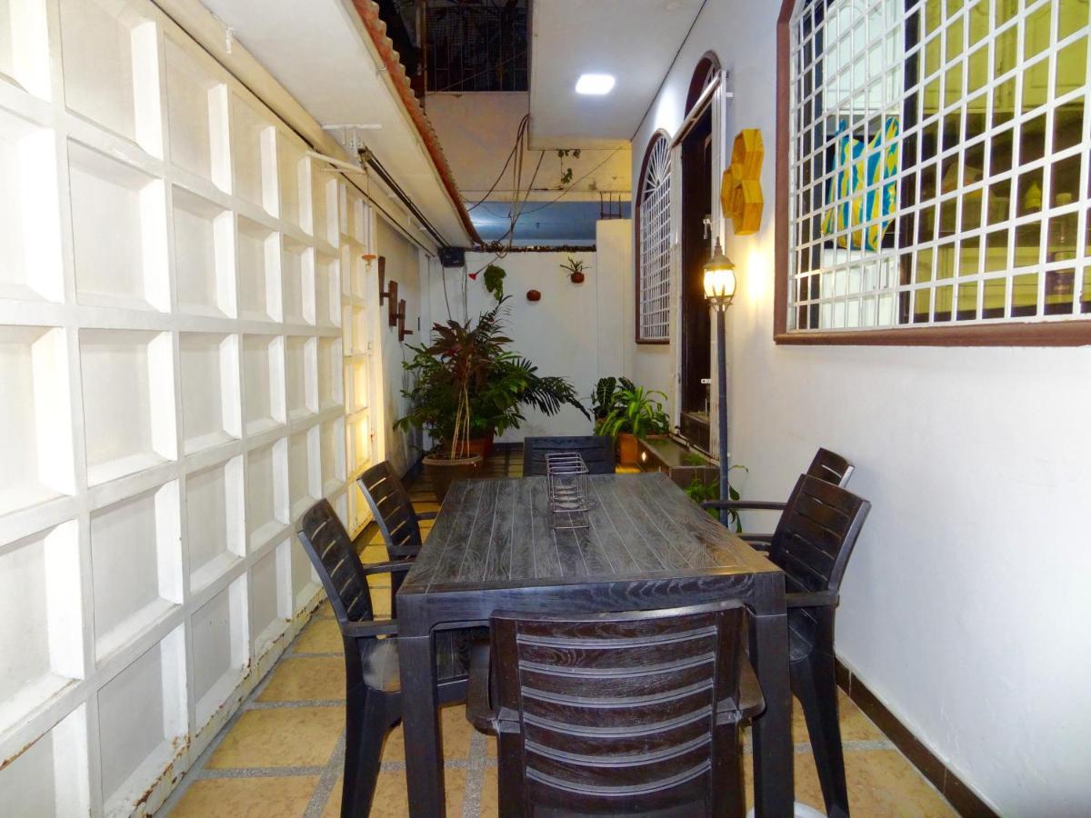 Hostal Villa 97 グアヤキル エクステリア 写真
