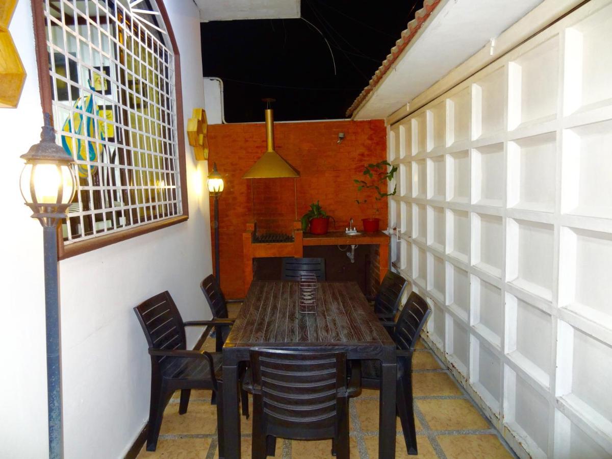 Hostal Villa 97 グアヤキル エクステリア 写真