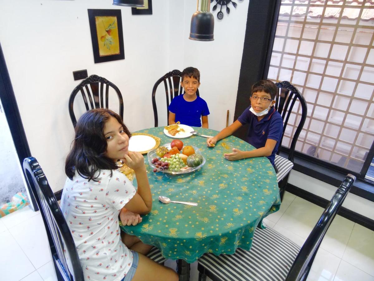 Hostal Villa 97 グアヤキル エクステリア 写真